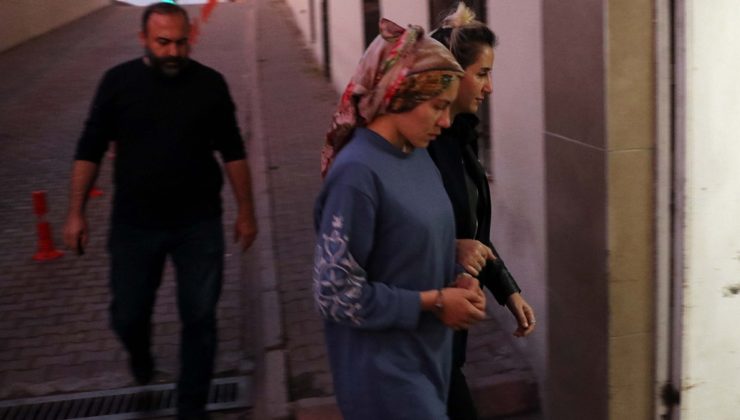 Eşini göğsüne iki bıçak saplayan kadın: Beni de kendini de yaktı