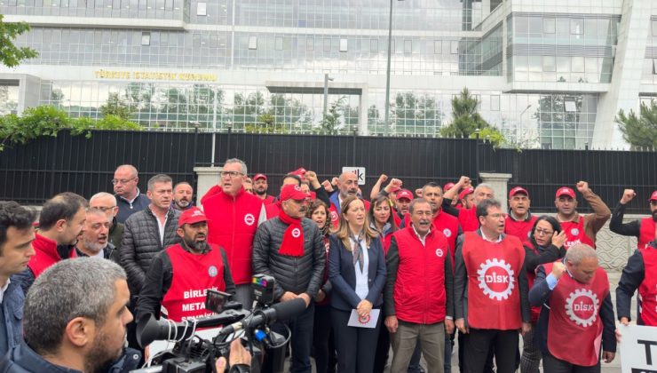 DİSK, TÜİK önünde: Gerçekleri açıkla, ekmeğimizle oynama