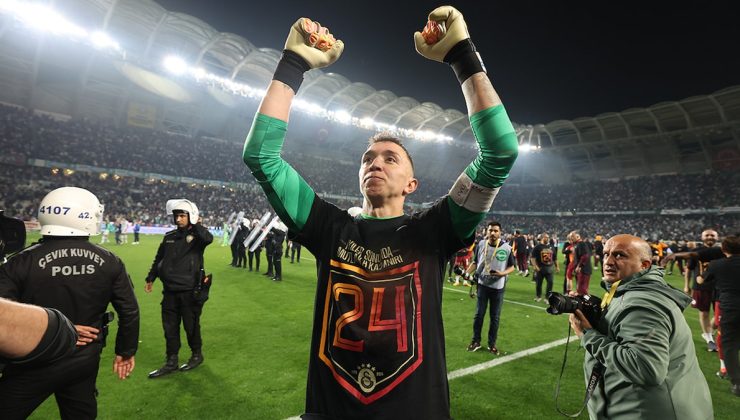 Fernando Muslera, Şenol Güneş’i tarihe gömdü: 7. şampiyonluk