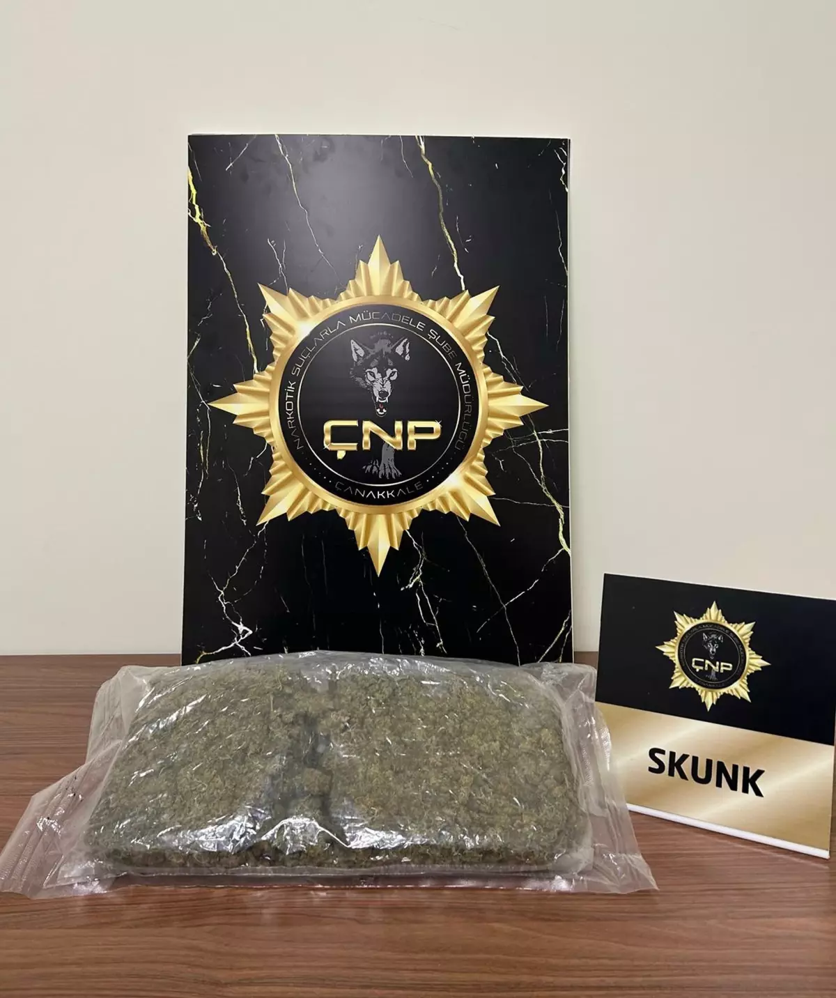 Çanakkale’de 1 Kilo 100 Gram Skunk Ele Geçirildi, 2 Şüpheli Tutuklandı