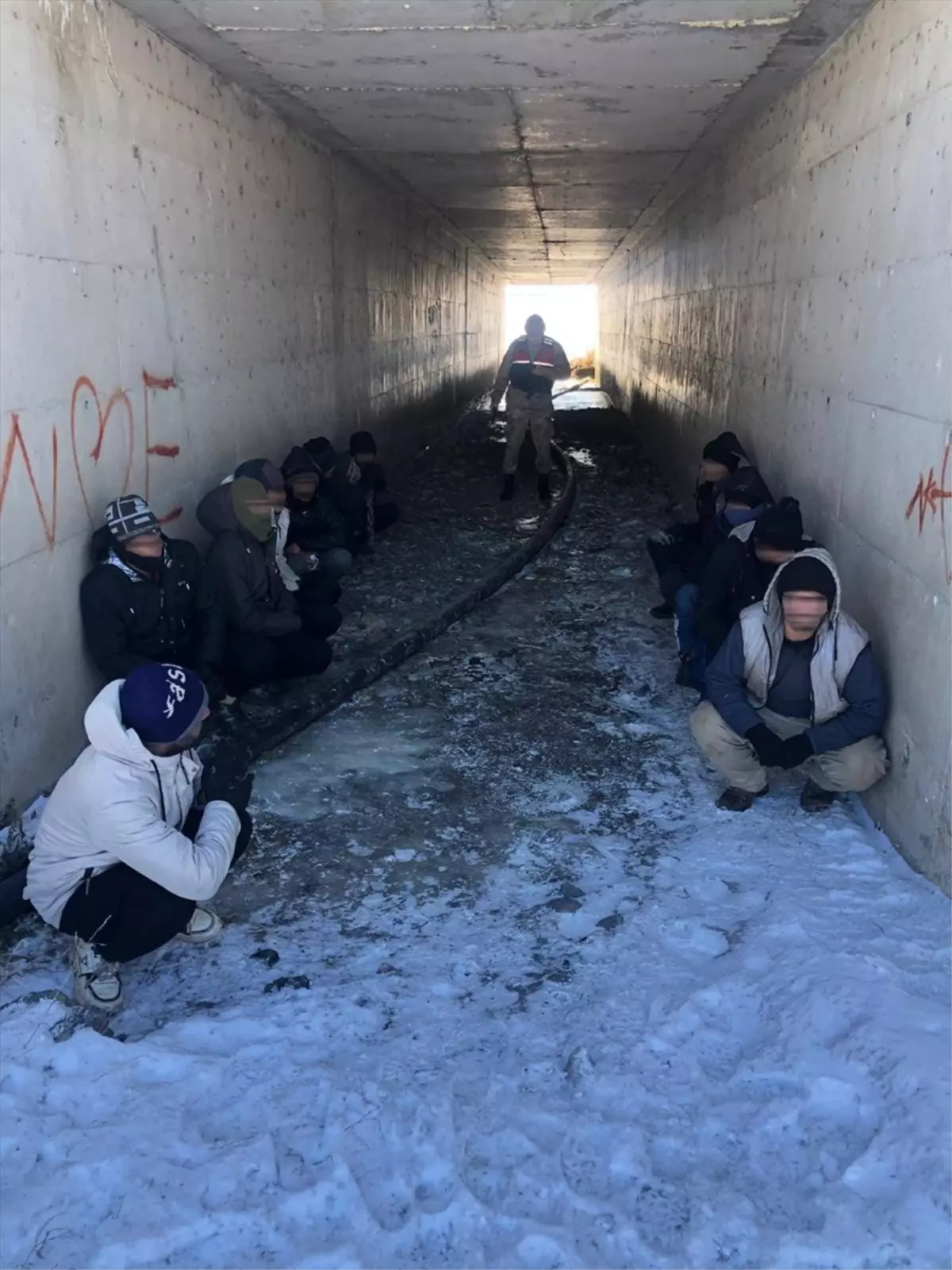 Erzurum’da 12 Düzensiz Göçmen Yakalandı